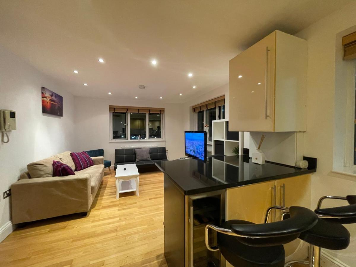 Beautiful & Luxurious Apartment In Richmond Richmond  Eksteriør billede